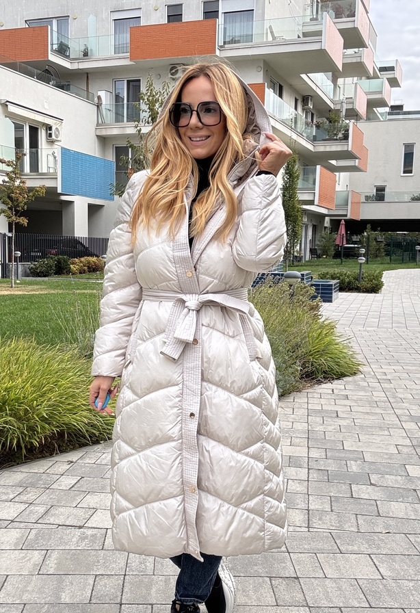 New Reby ecrü – Hosszított steppelt női kabát – Innova Fashion